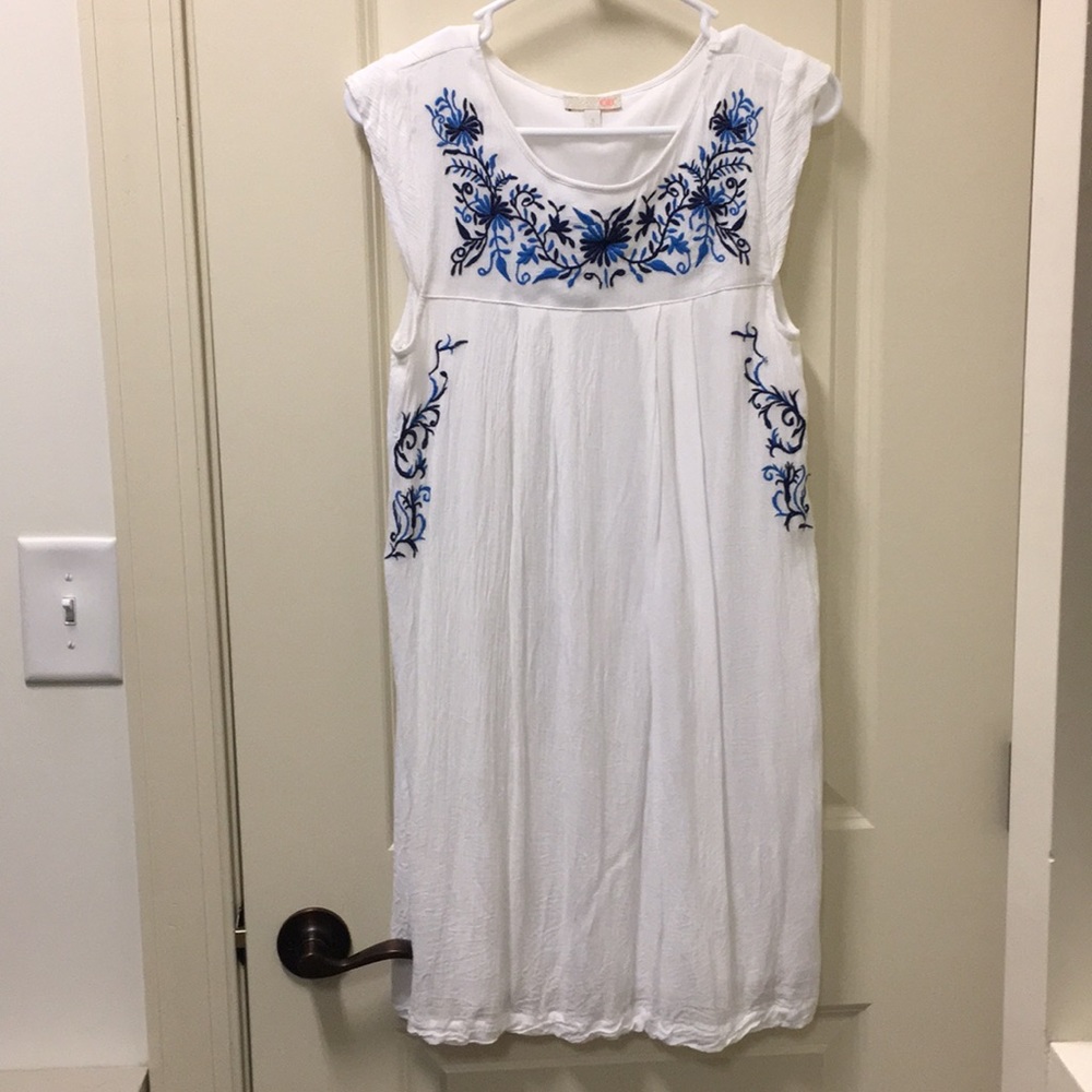 GB from Dillard’s. White w blue Embriodery. Size S